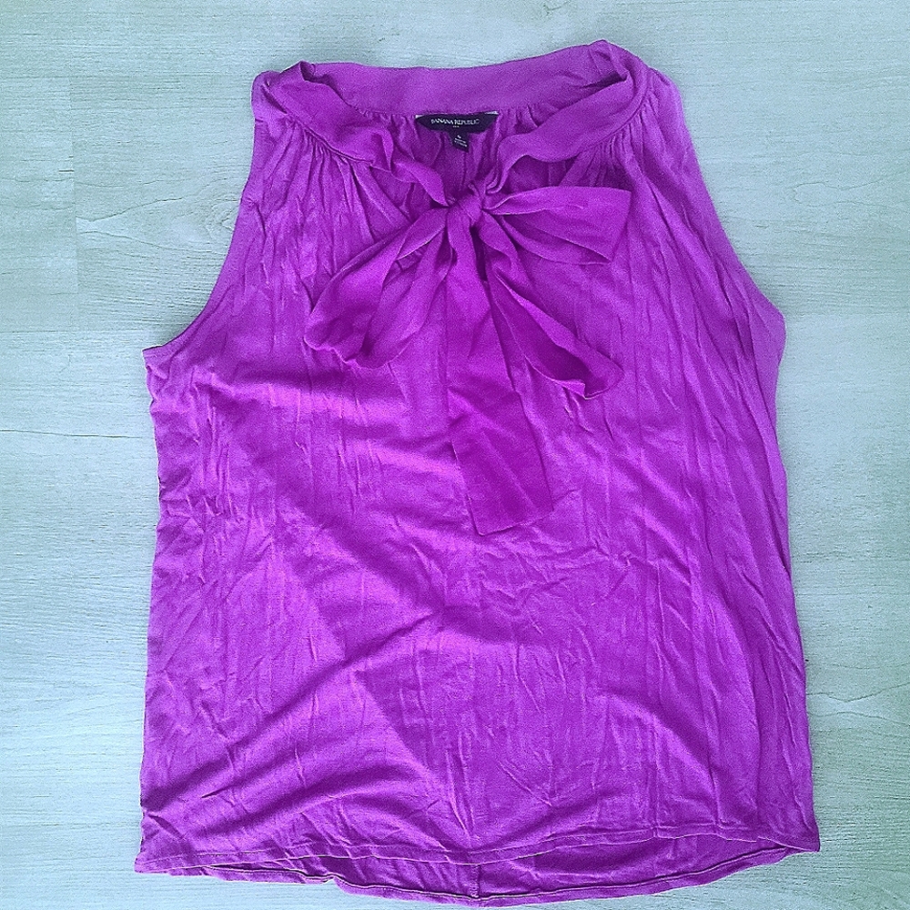 Banana Republic purple tank top with bow